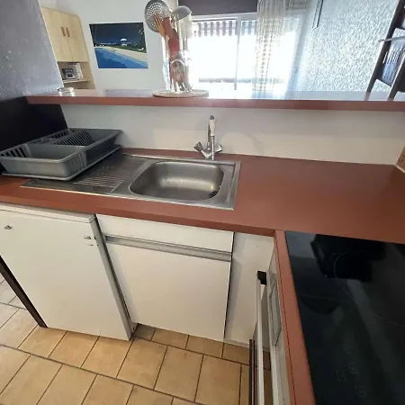 Apartment Pres Port Et Plage, Calme, Commerces A 100m, Animaux Acceptes - Fr-1-702-44
