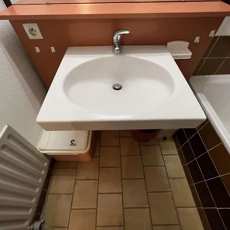 Apartment Pres Port Et Plage, Calme, Commerces A 100m, Animaux Acceptes - Fr-1-702-44 *